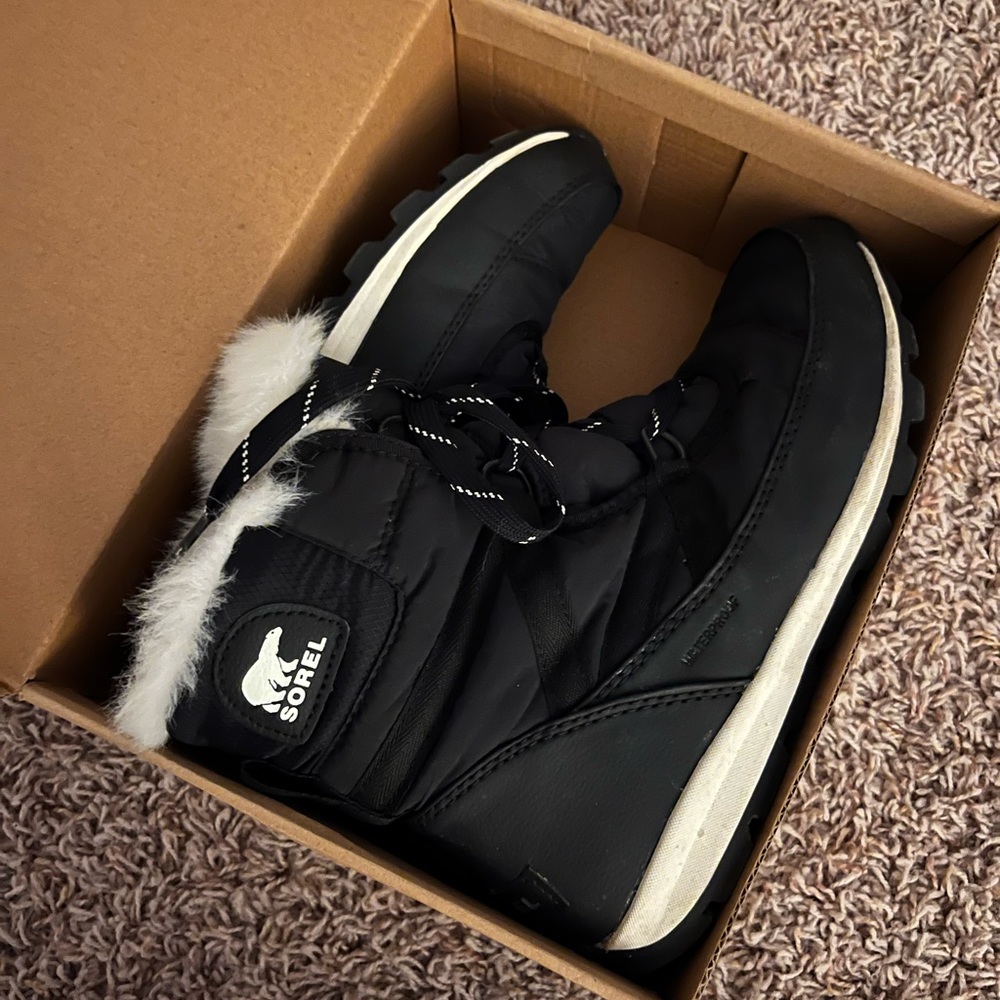 🖤 Black Sorel Lace Up Boots 🖤